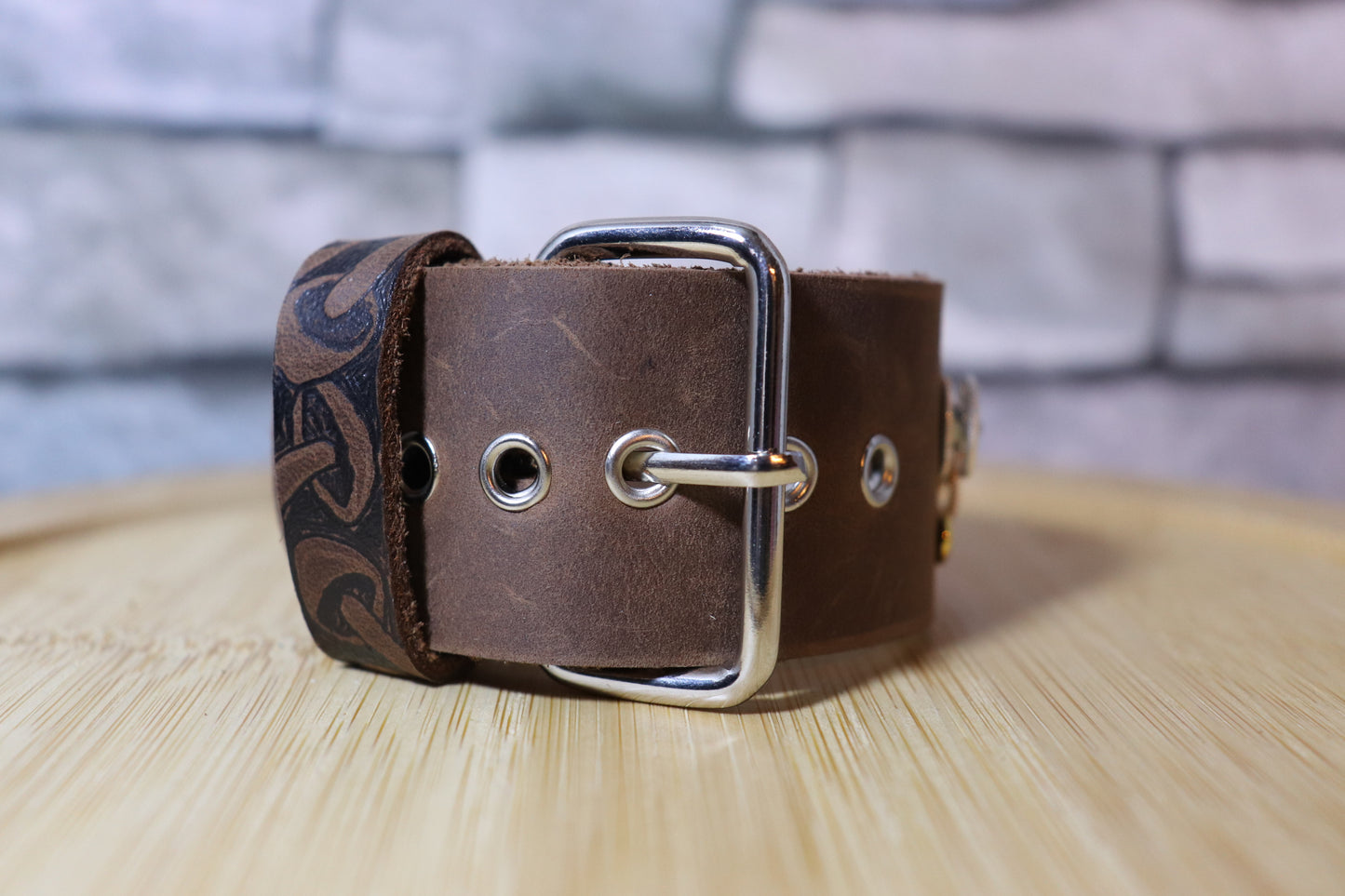 The Magic Mushroom Machine, Mushroom and Gears Arm Belt, Leather Mushroom Bracelet, Mycologist Leather Arm Band, Classy Leather Bracelet