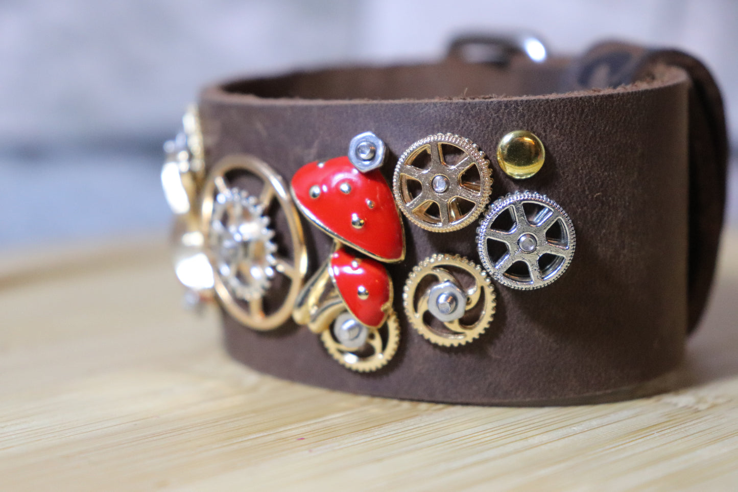 The Magic Mushroom Machine, Mushroom and Gears Arm Belt, Leather Mushroom Bracelet, Mycologist Leather Arm Band, Classy Leather Bracelet